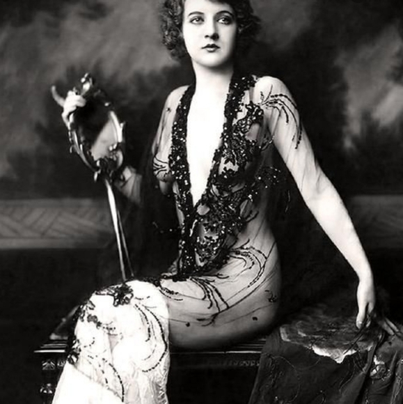 Meet your Posher, Gianna - Picture 6 of 6